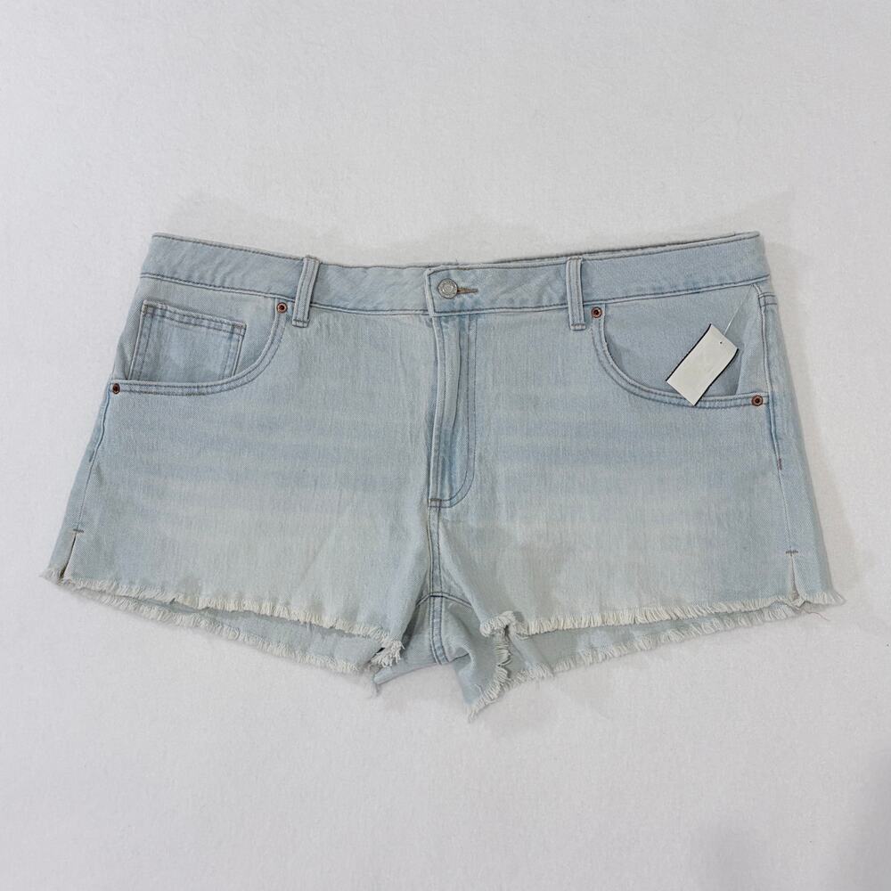 No Boundaries Jean Shorts Women’s Plus Size 20 Light Blue Bleached Denim Cut Off